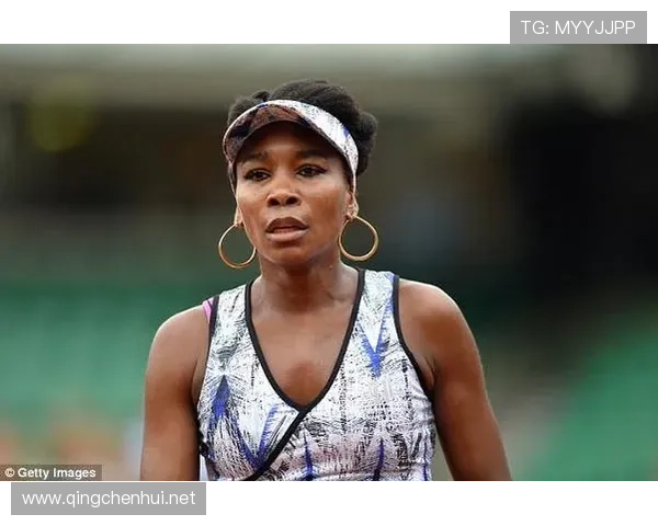 维纳斯·威廉姆斯凌晨四点在厨房称羽衣甘蓝，说这是她的“夜宵”